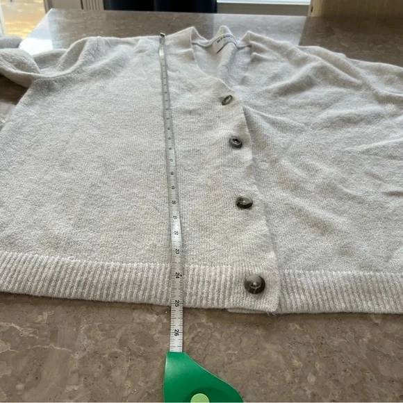 Old Navy off white with a slight color of gray button up cardigan size large - Picture 8 of 10